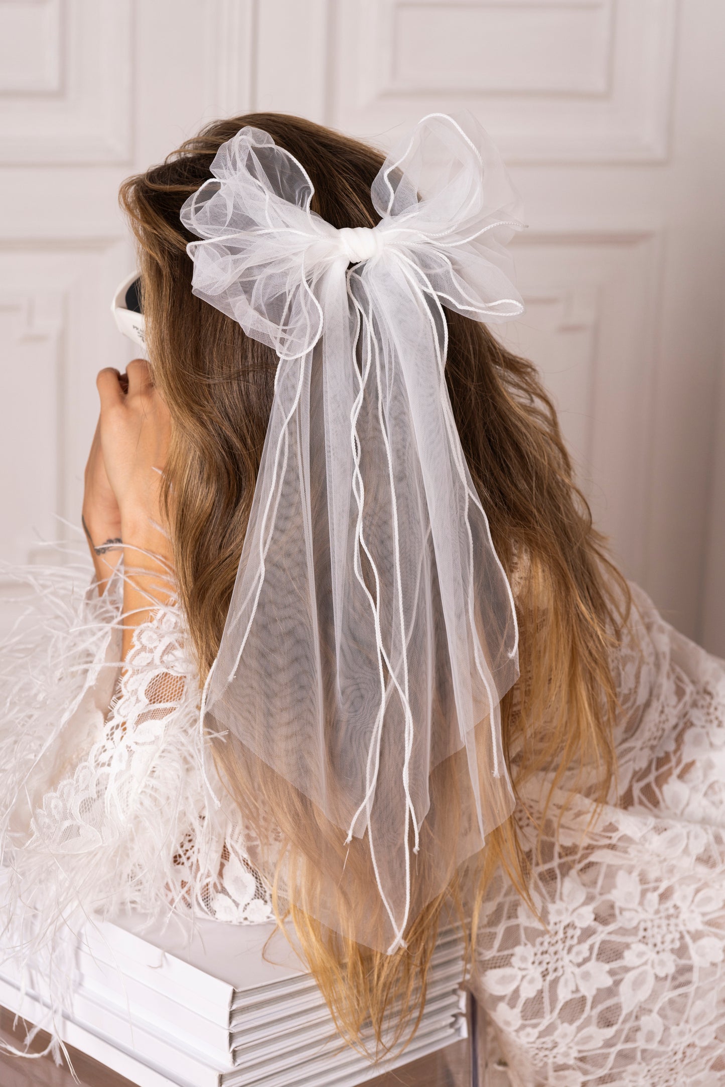 Oversized bow on a clip