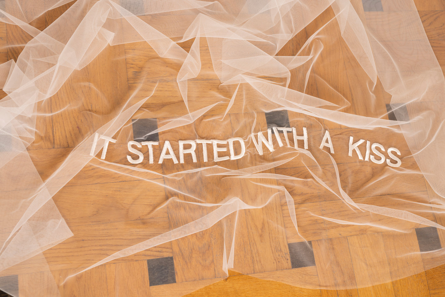 IT STARTED WITH A KISS welon